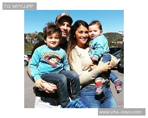 足球明星与他的黑人妻子共同书写爱的传奇与家庭幸福的故事